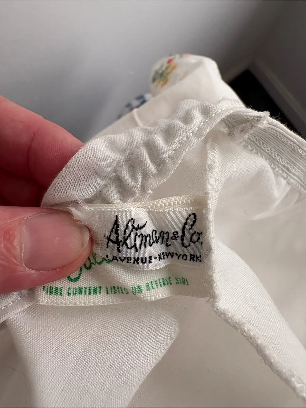 Vintage 60s cotton half-slip with scalloped embroidered trim, size L - Picture 5 of 6
